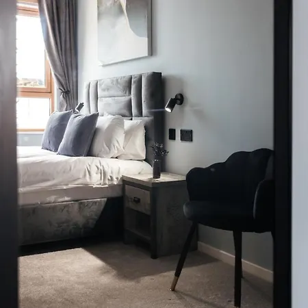 Penthouse * Leeds (West Yorkshire)